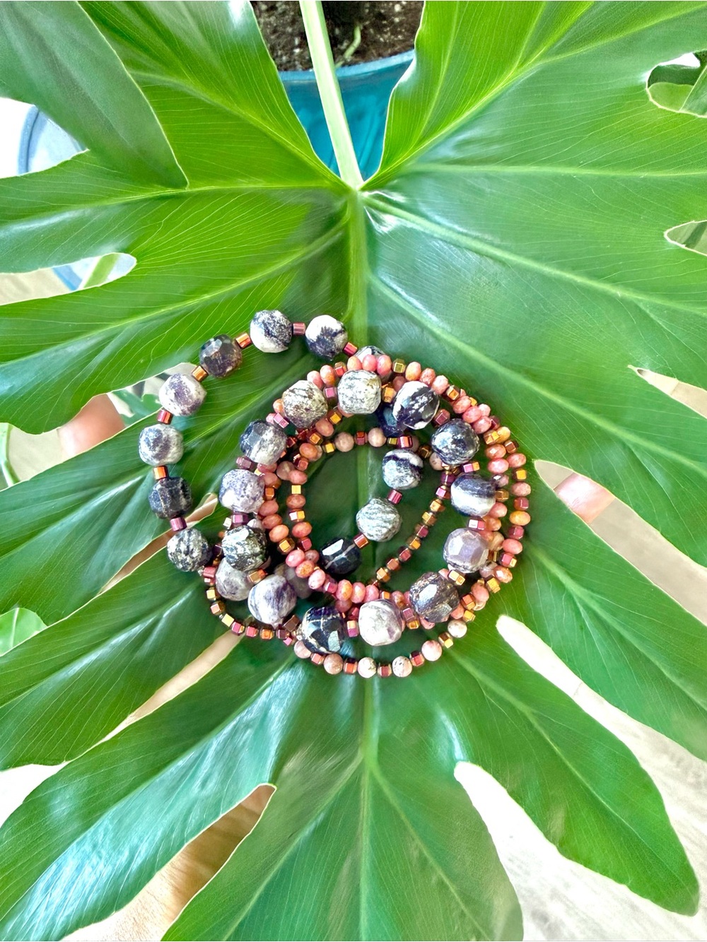 Rhodonite & Hematite bracelet (one)